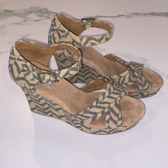 TOMS WEDGES - Picture 3 of 5